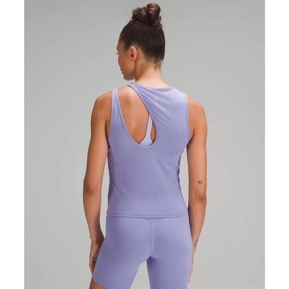 NWT Lululemon Shoulder Cut Out Yoga Tank Top Size 12 Dark Lavender - Picture 2 of 9